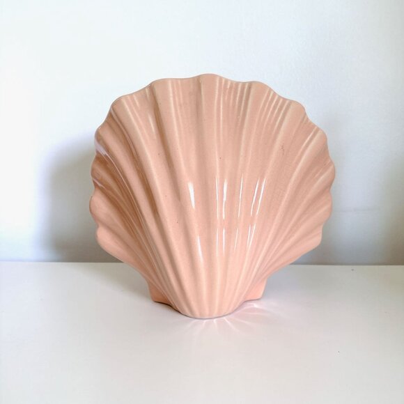 HYALYN POTTERY CLAMSHELL VASE 438 MADE IN USA PALE PEACH - Picture 2 of 9